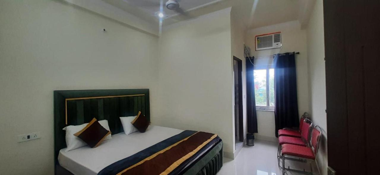 Hotel The Bird Dehradun Extérieur photo