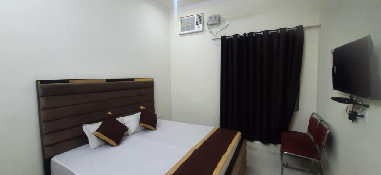 Hotel The Bird Dehradun Extérieur photo