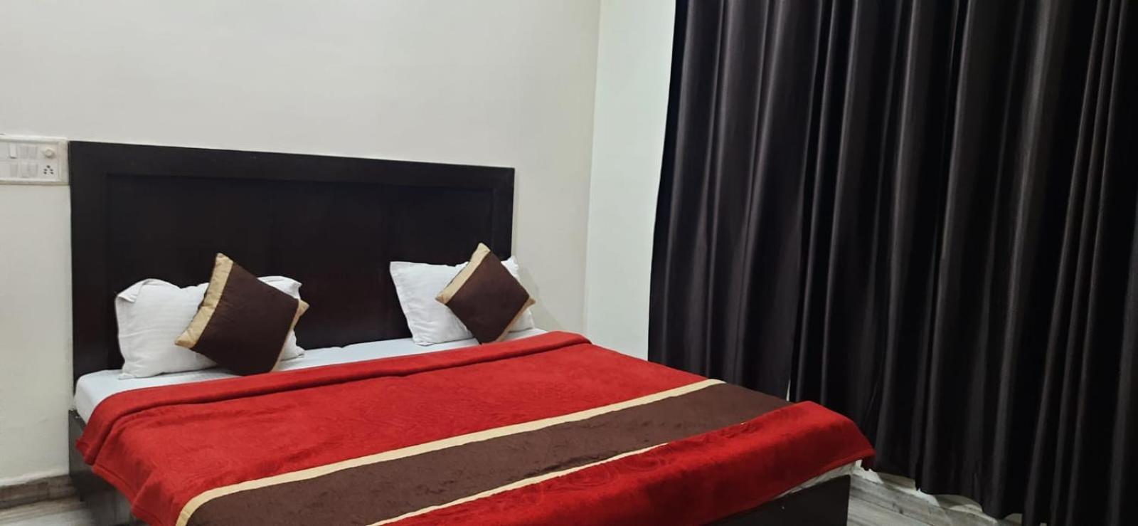 Hotel The Bird Dehradun Extérieur photo