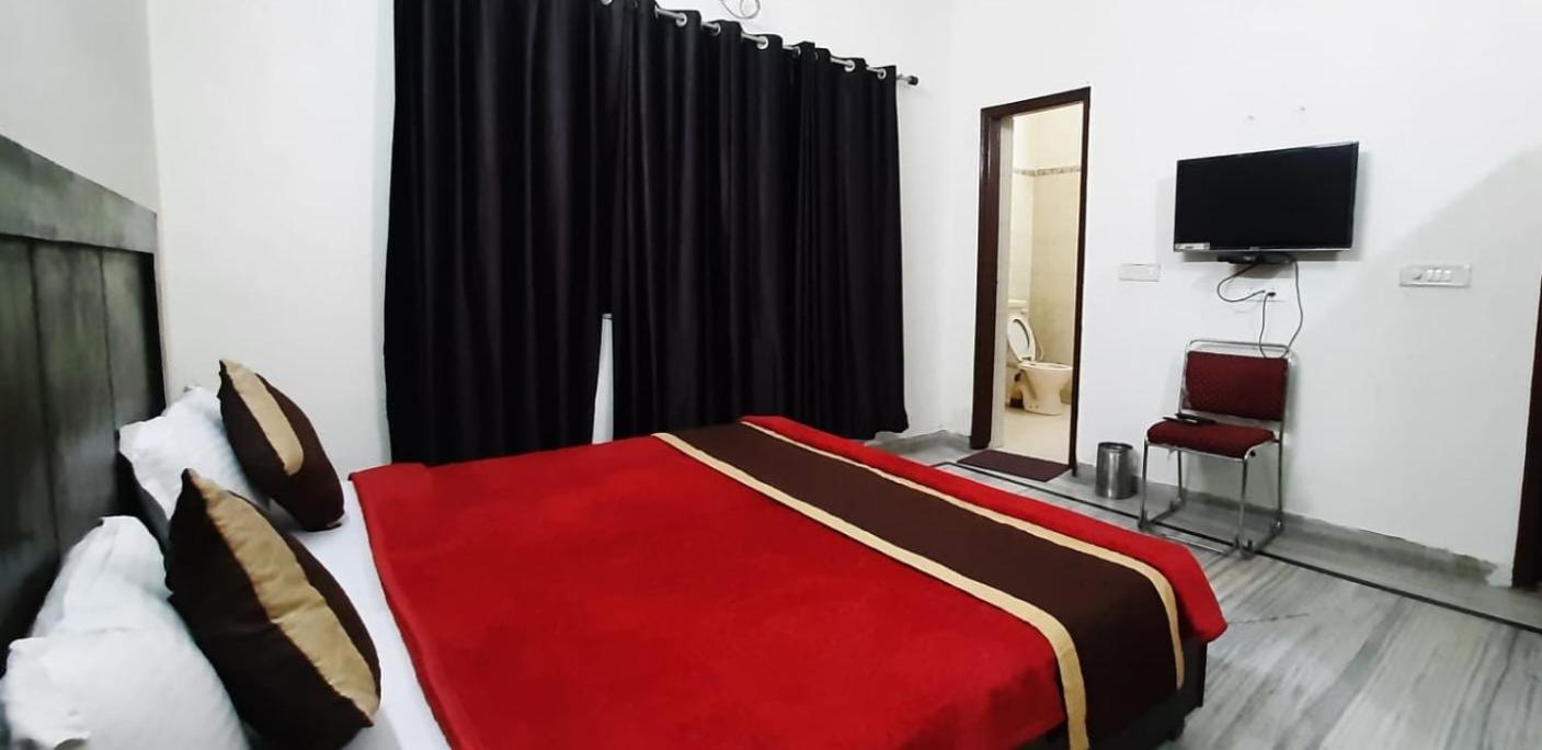 Hotel The Bird Dehradun Extérieur photo