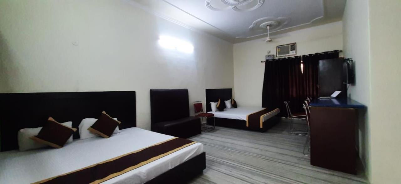 Hotel The Bird Dehradun Extérieur photo